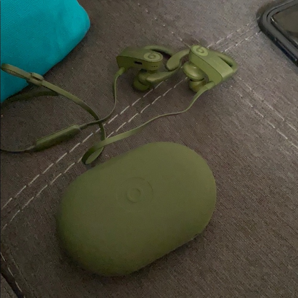 Powerbeats 3